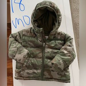 Camo coat. Great condition. No holes or stains.